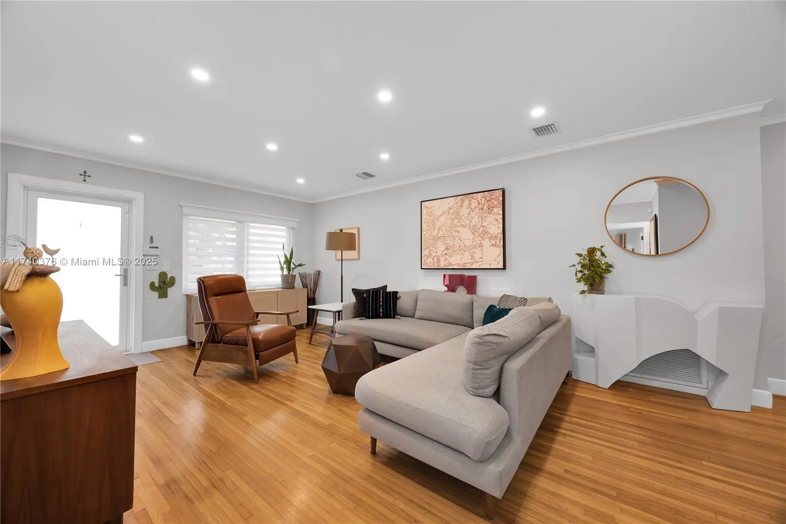 Coral Gables, Florida 33134, United States, 3 Bedrooms Bedrooms, ,2 BathroomsBathrooms,Residential,Active,7607