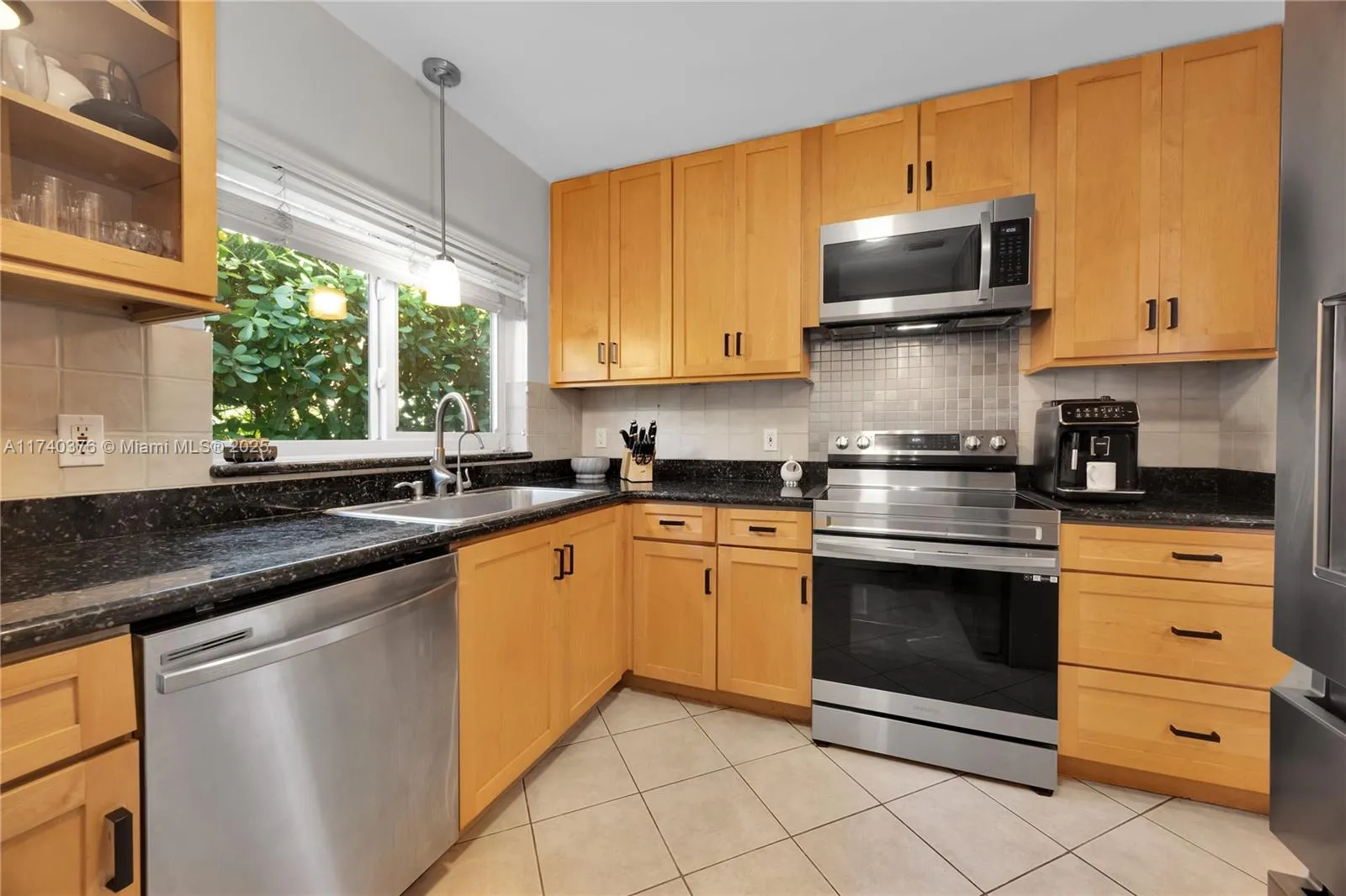 Coral Gables, Florida 33134, United States, 3 Bedrooms Bedrooms, ,2 BathroomsBathrooms,Residential,Active,7607