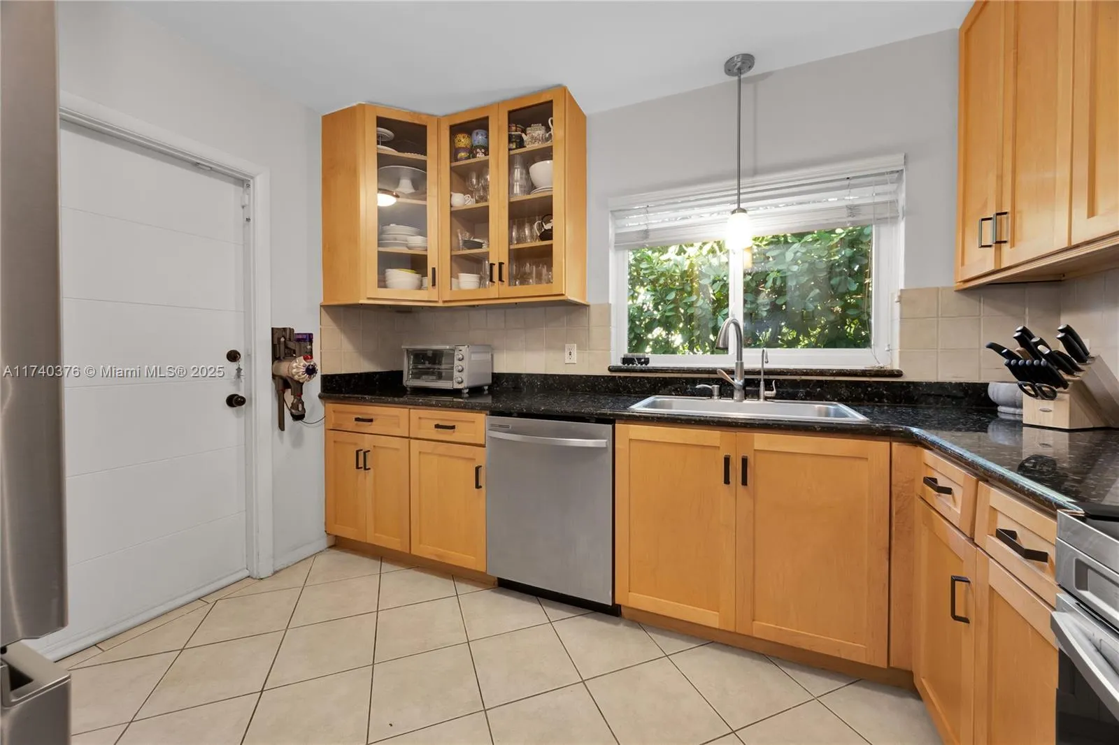 Coral Gables, Florida 33134, United States, 3 Bedrooms Bedrooms, ,2 BathroomsBathrooms,Residential,Active,7607