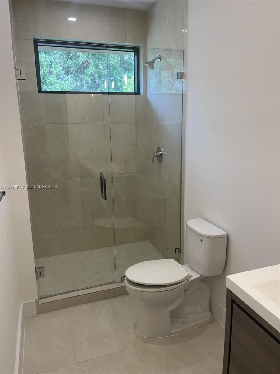 OAKS PLACE - Residential Lease