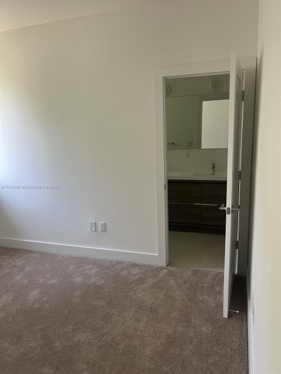 OAKS PLACE - Residential Lease