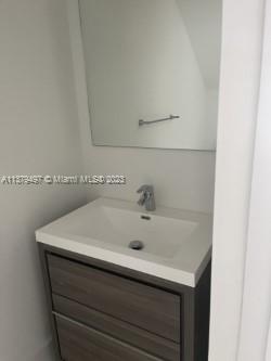 OAKS PLACE - Residential Lease