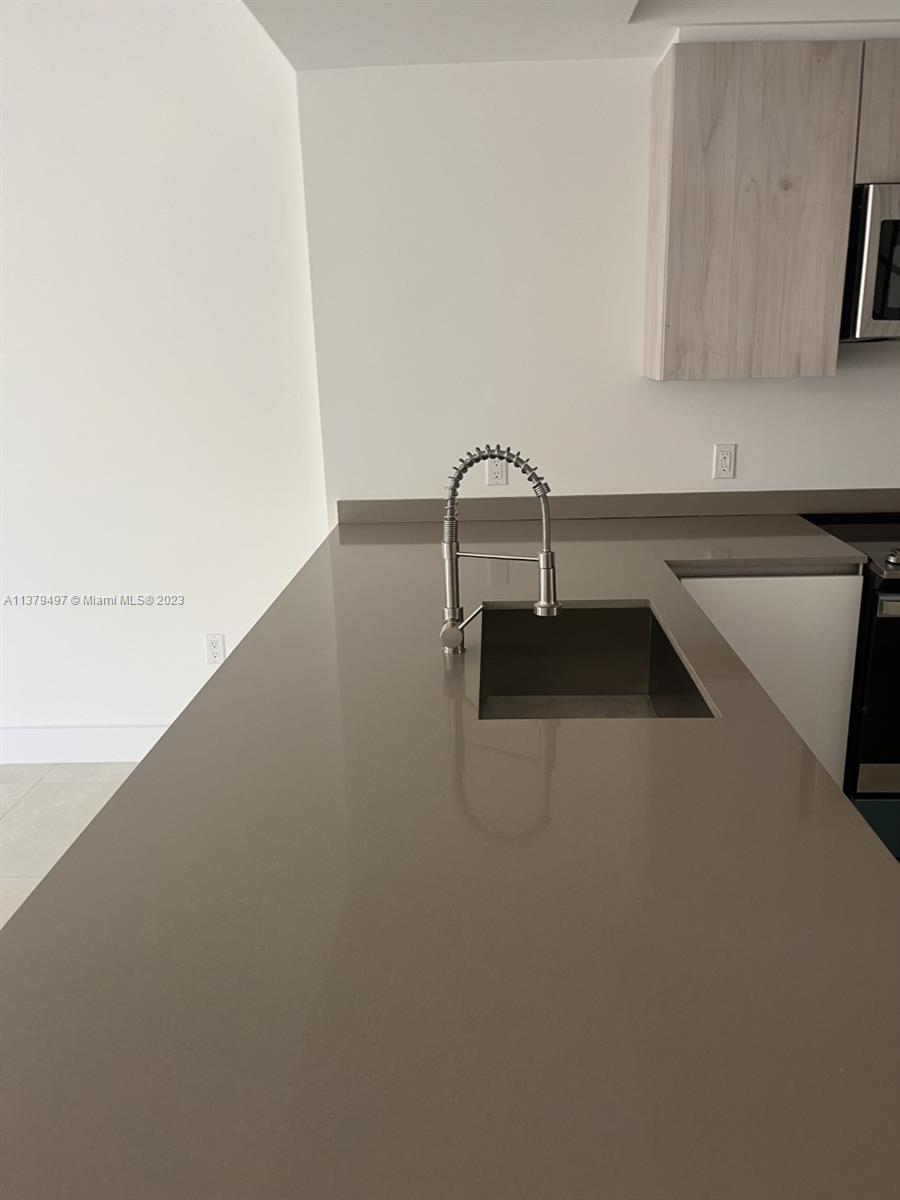OAKS PLACE - Residential Lease