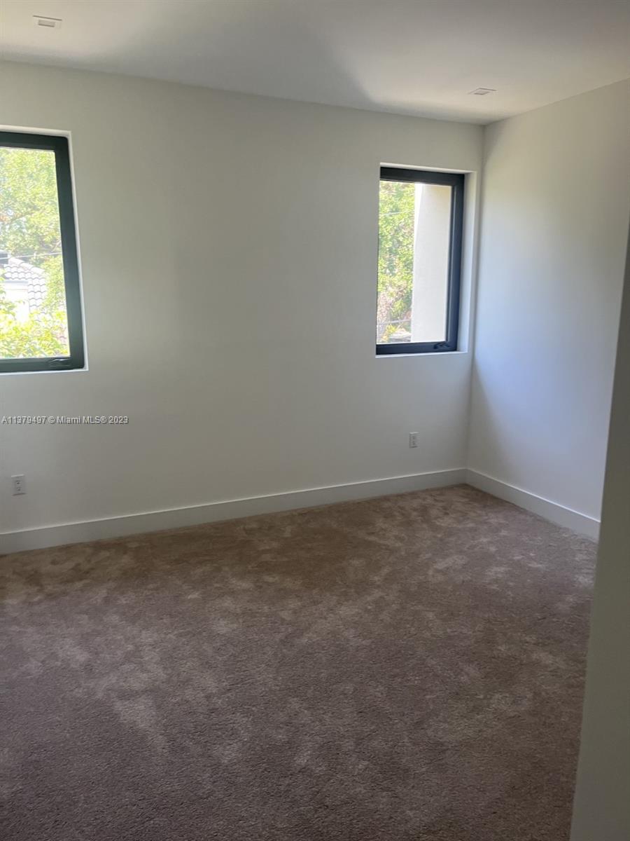 OAKS PLACE - Residential Lease