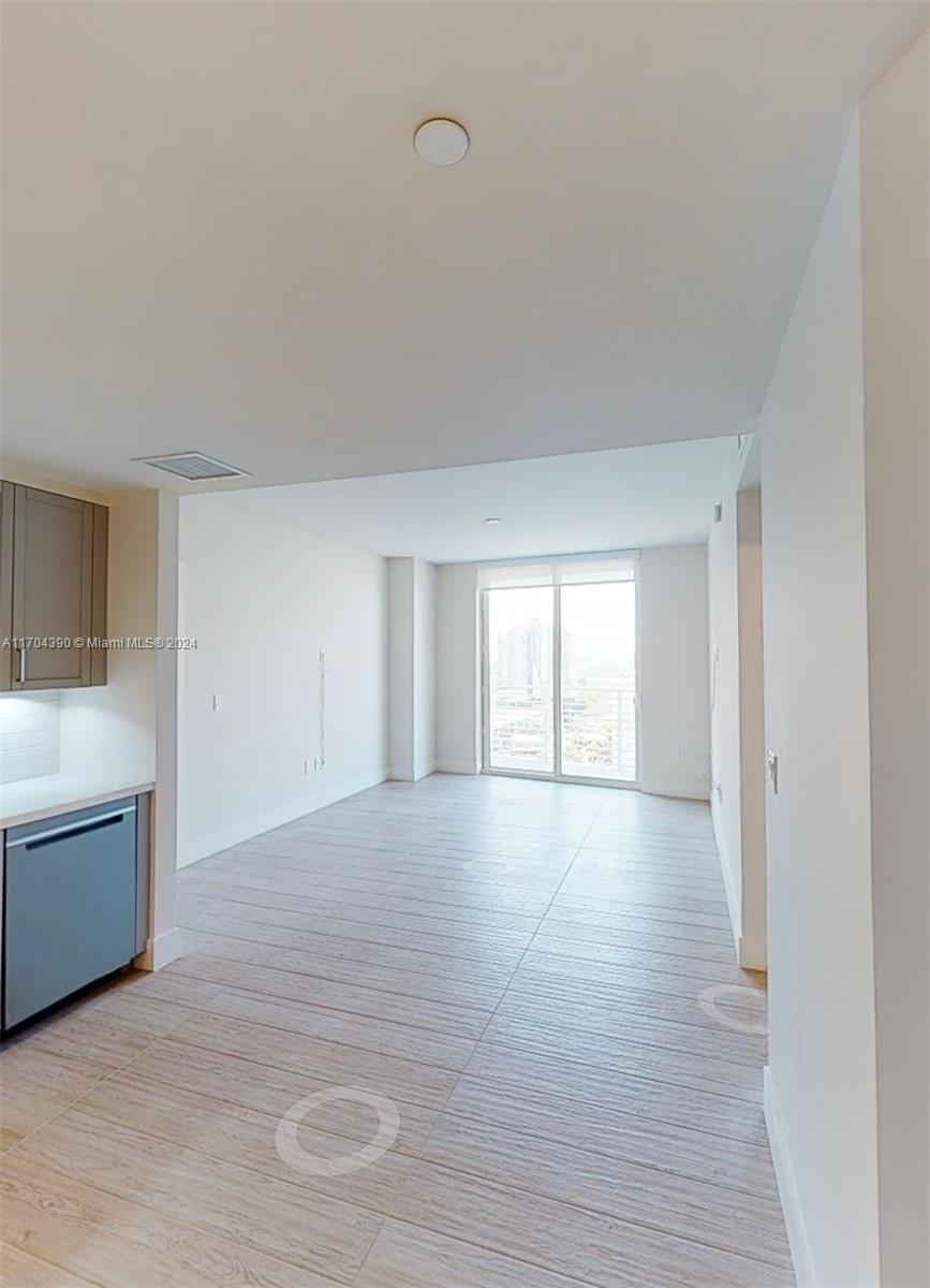 215 N New River Dr E 2420