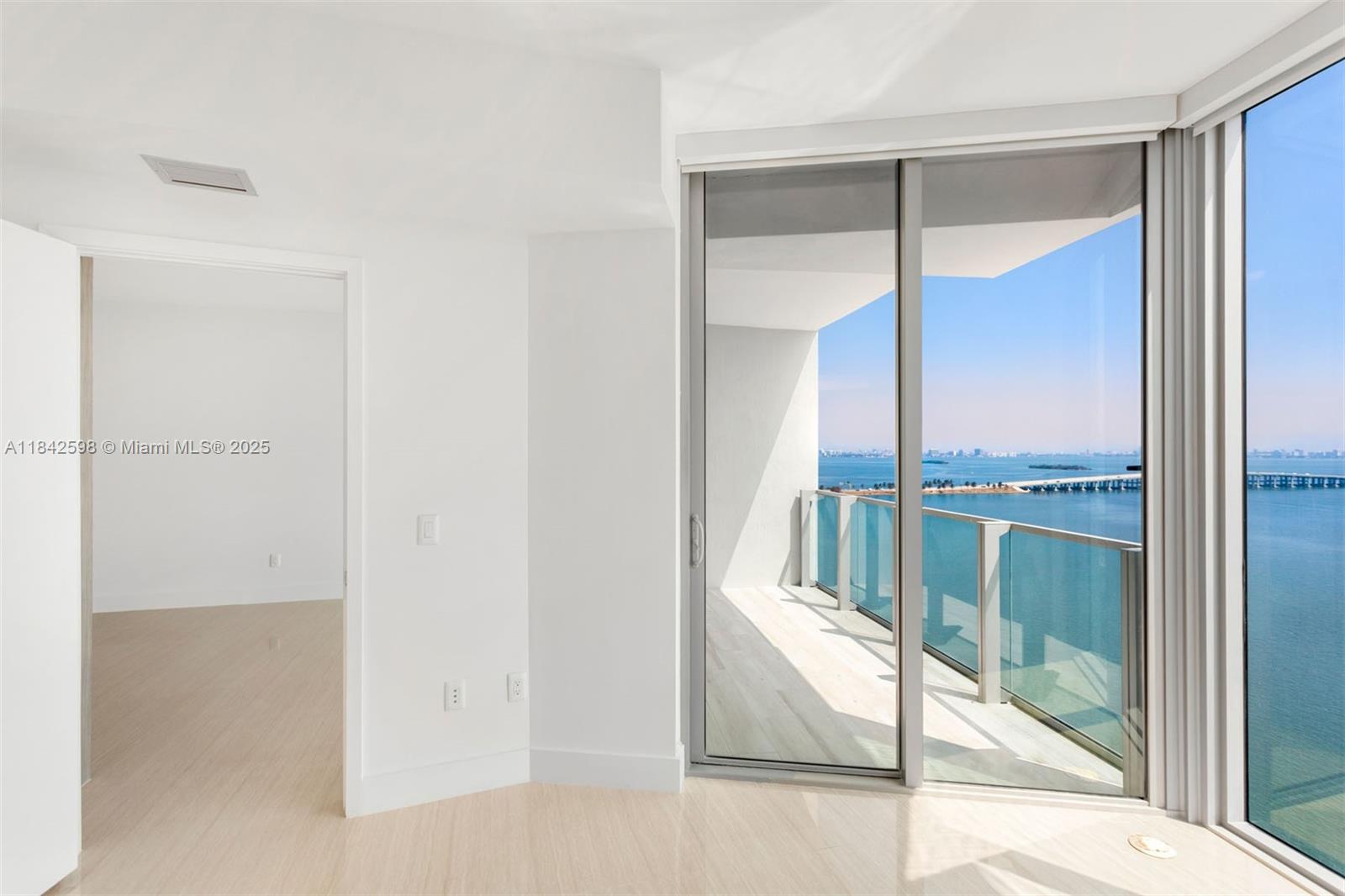 2900 NE 7th Ave 1506, Miami, FL, 33137/$795,000 2 2900 NE 7th Ave 1506