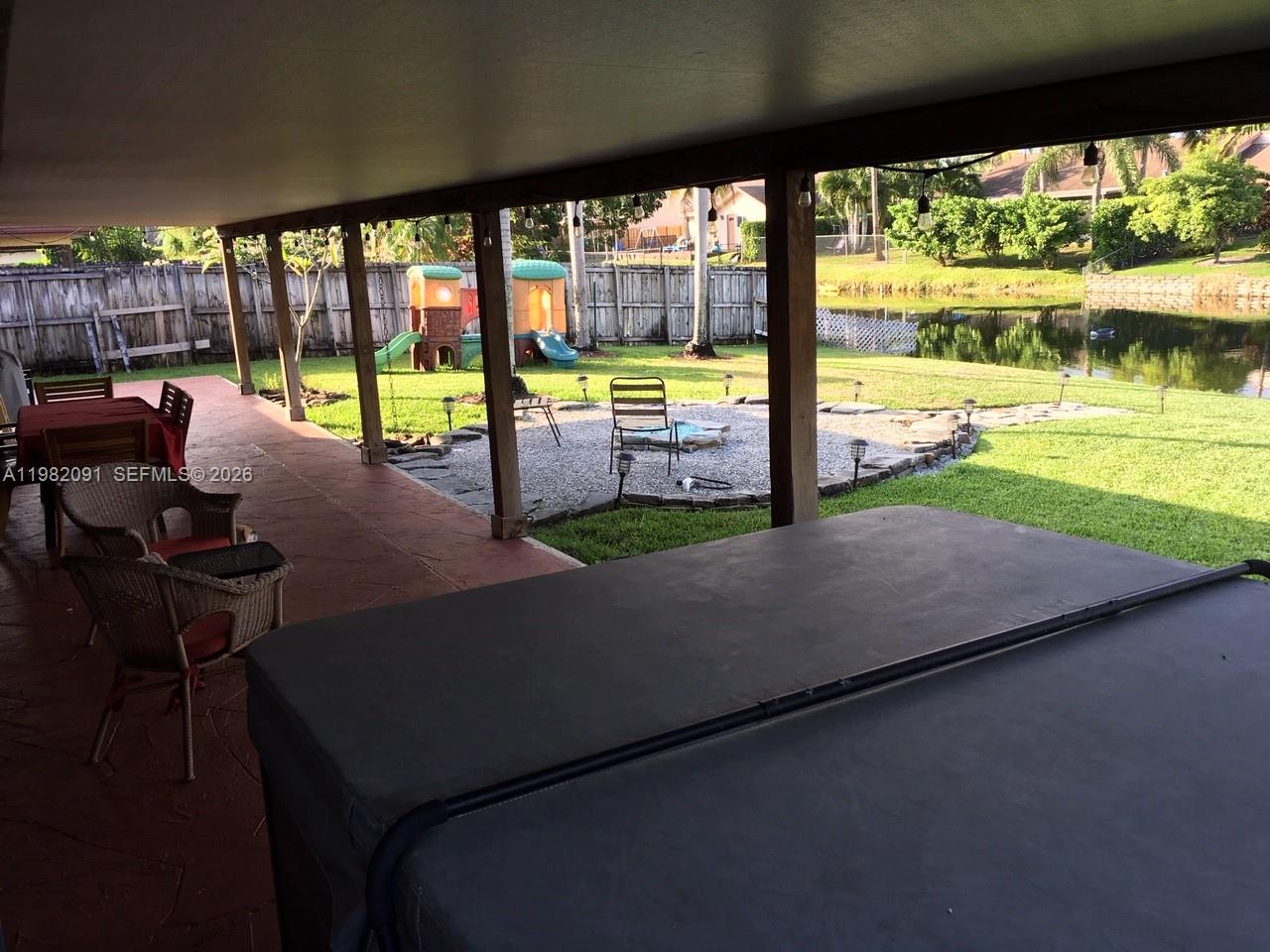 ROLLING HILLS LAKE ESTATE - Residential Lease