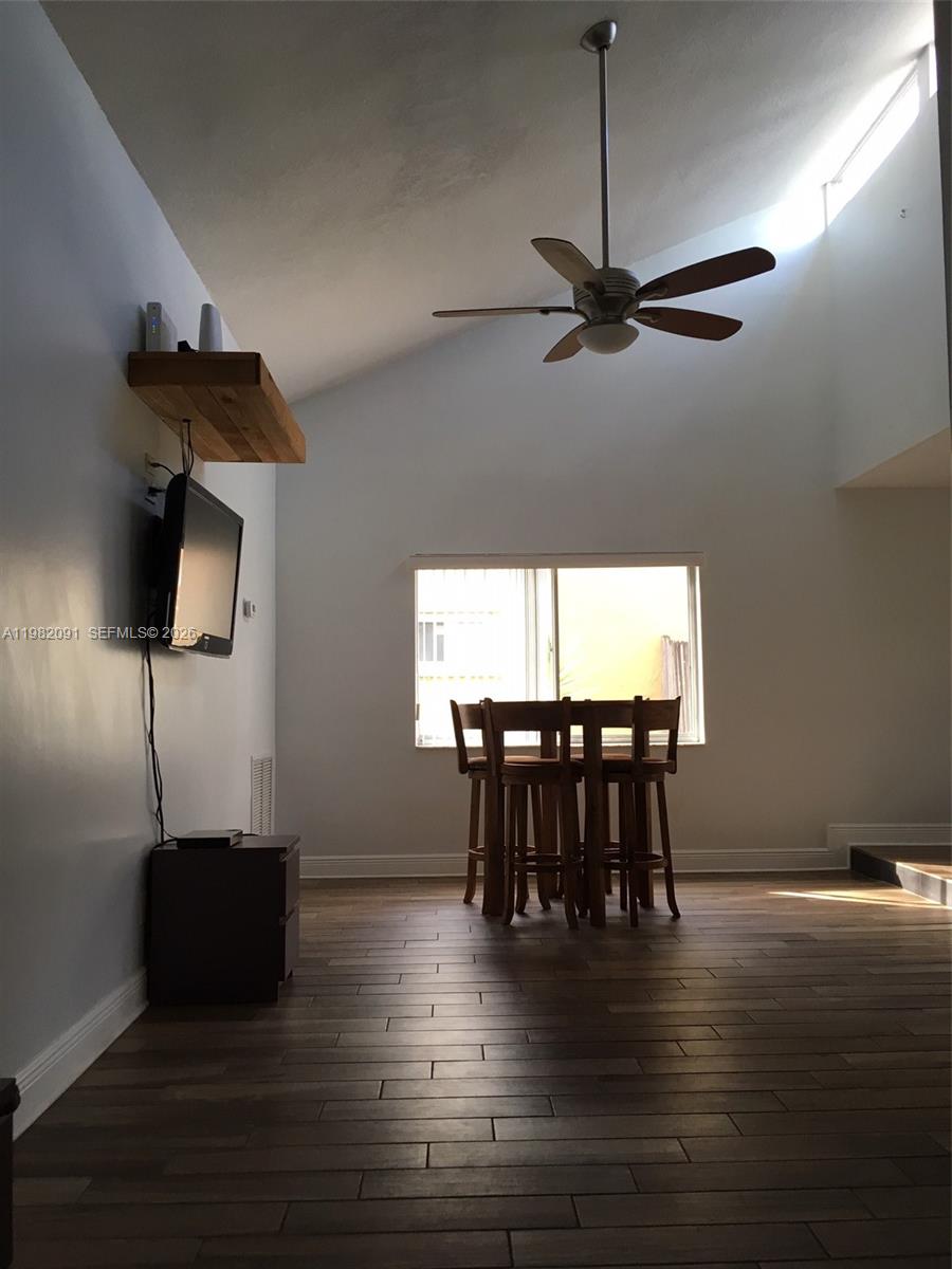 ROLLING HILLS LAKE ESTATE - Residential Lease