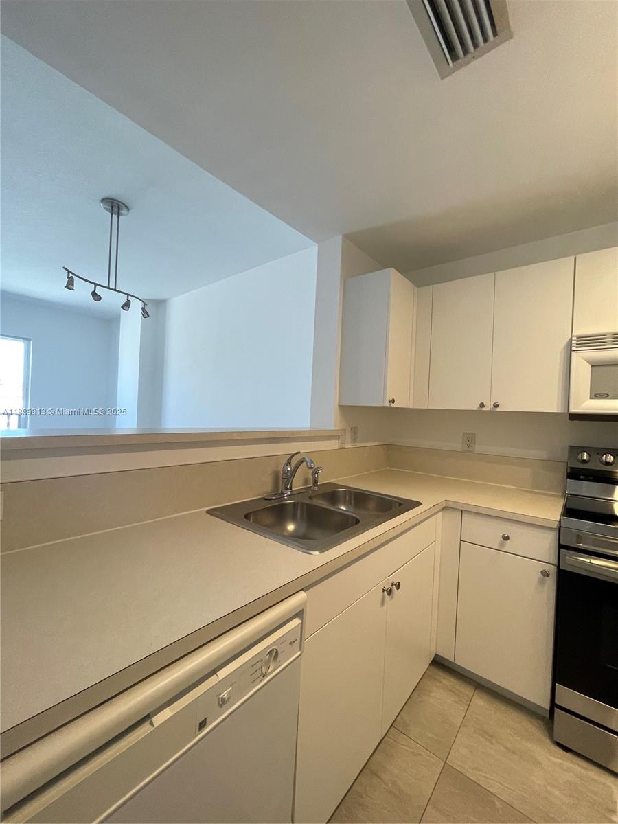 TEN ARAGON CONDO - Residential