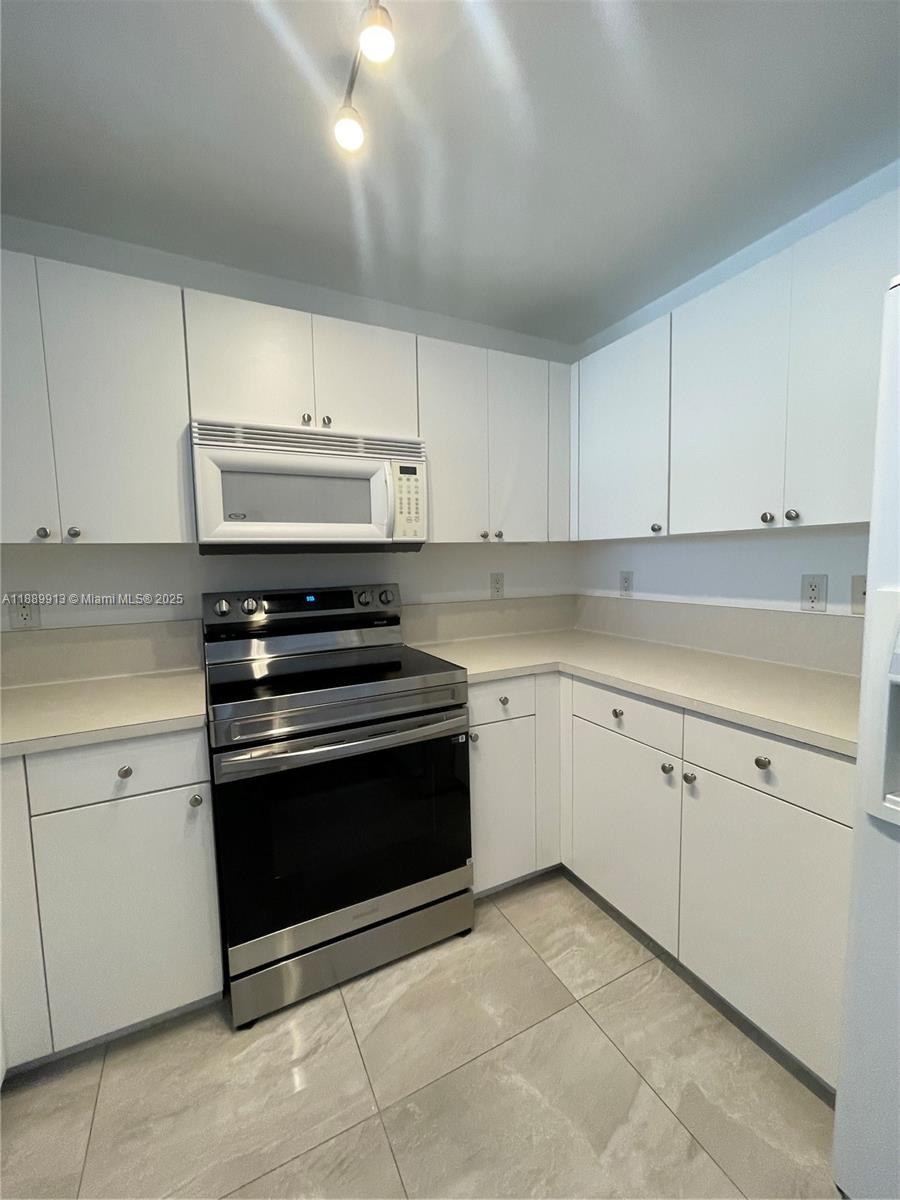 TEN ARAGON CONDO - Residential