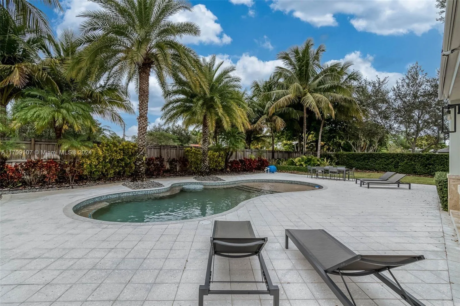 Miami, Florida 33156, United States, 6 Bedrooms Bedrooms, ,6 BathroomsBathrooms,Residential,Active,26586