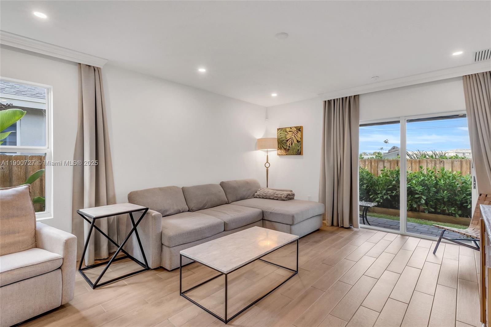 ROYAL HOMES WEST - Residential Lease