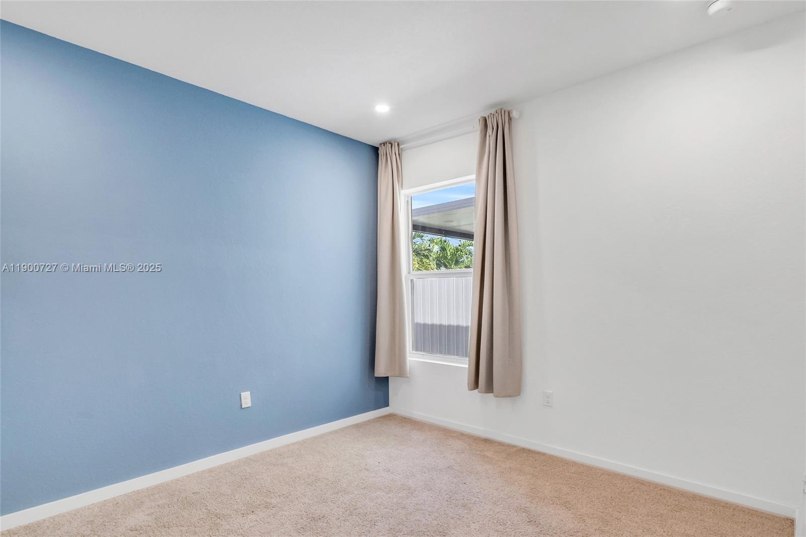 ROYAL HOMES WEST - Residential Lease