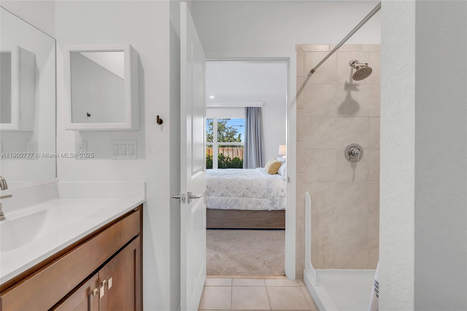 ROYAL HOMES WEST - Residential Lease