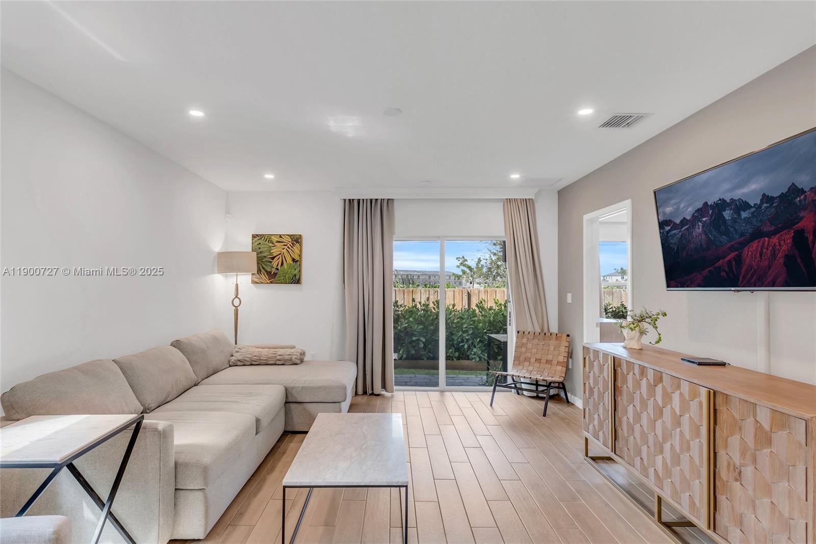 ROYAL HOMES WEST - Residential Lease