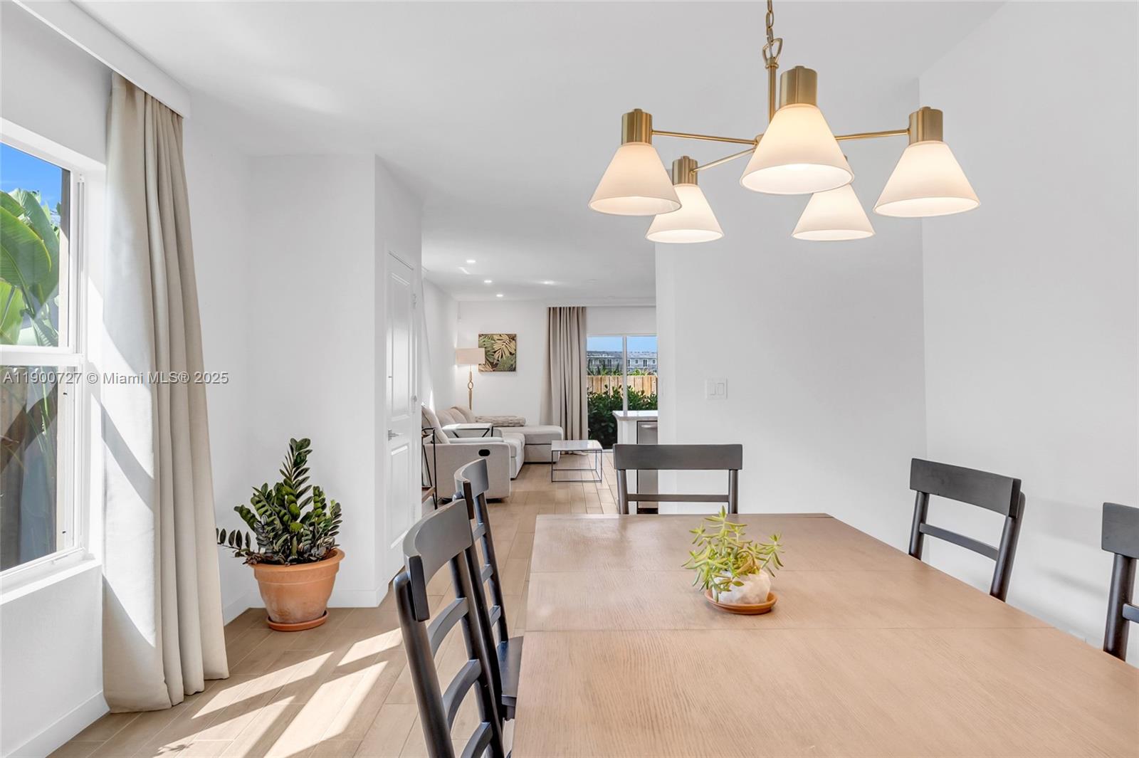 ROYAL HOMES WEST - Residential Lease