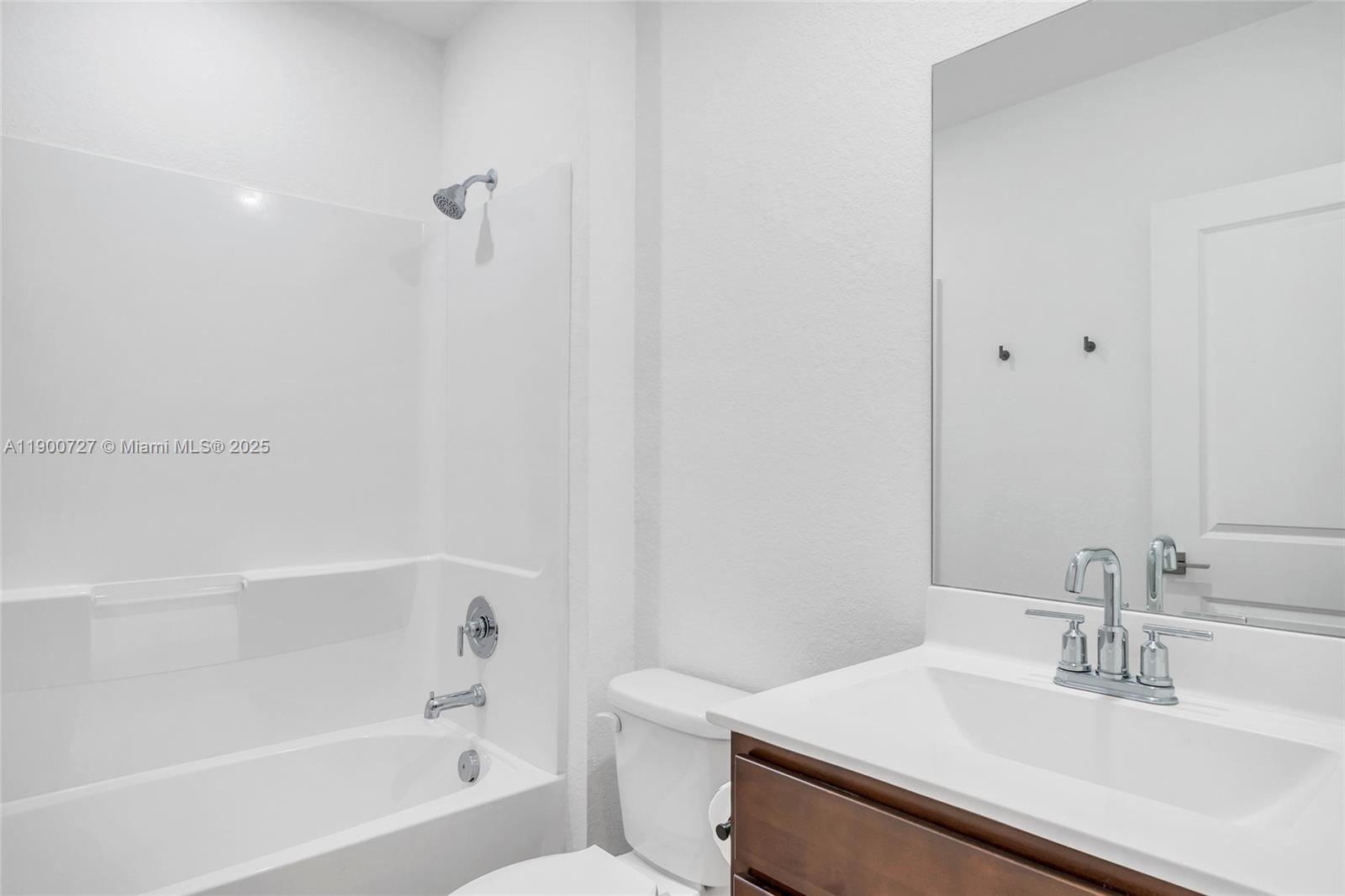 ROYAL HOMES WEST - Residential Lease