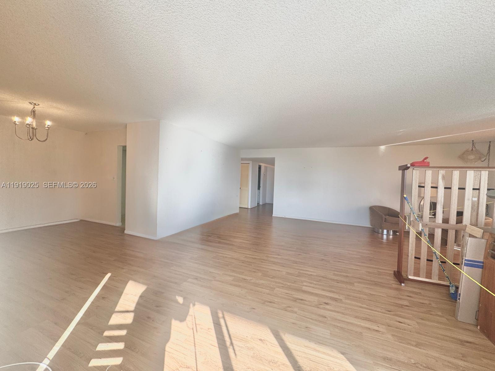 HALLMARK OF HOLLYWOOD CON - Residential