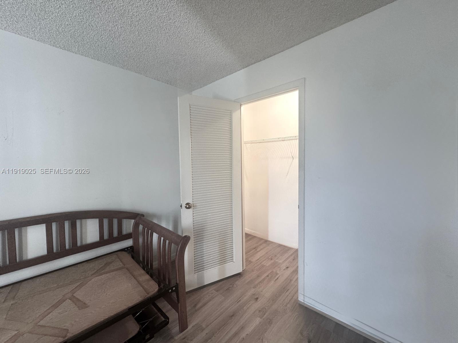 HALLMARK OF HOLLYWOOD CON - Residential