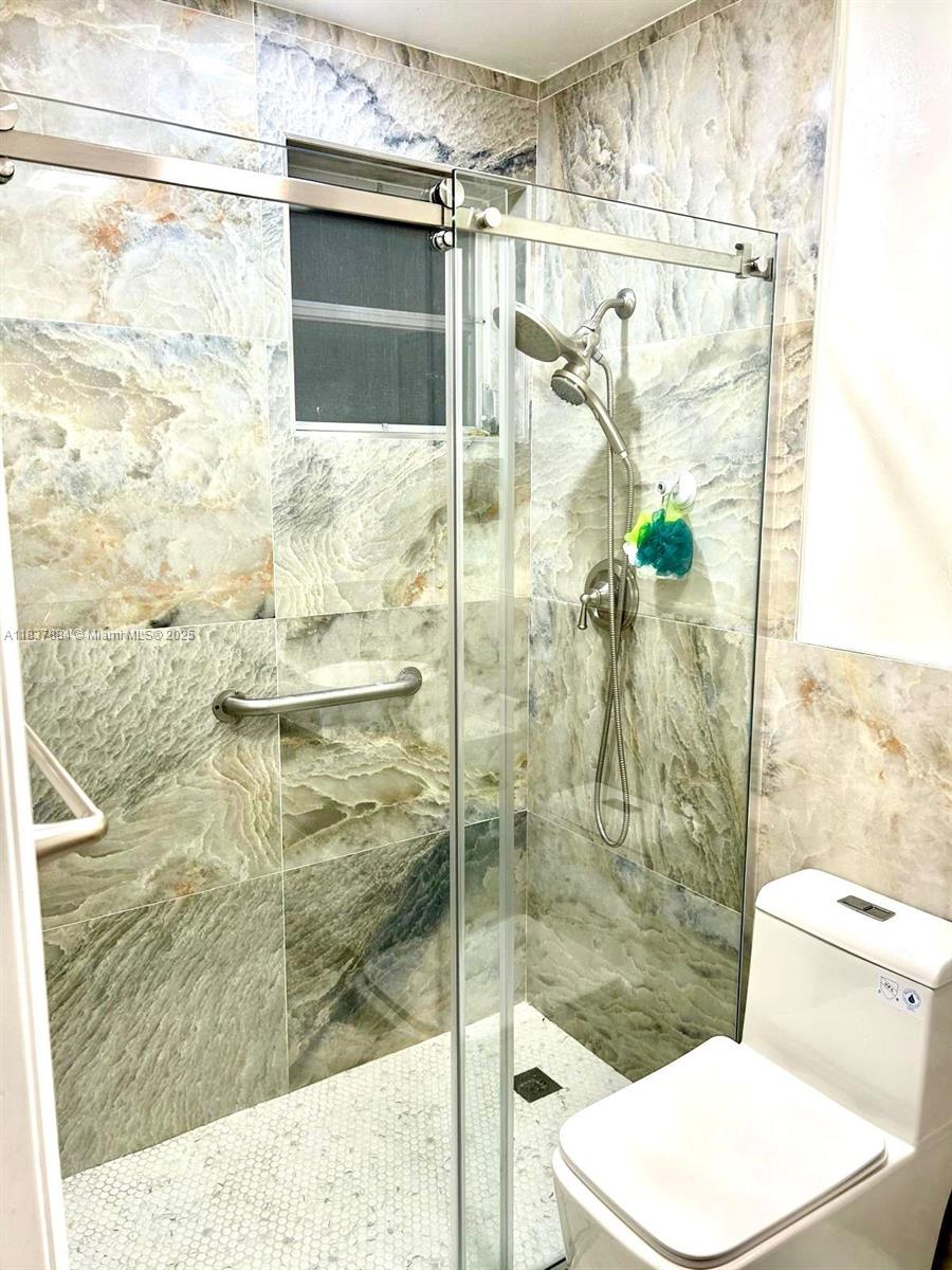 MAR-LEN GARDENS NO 10 COR - Residential