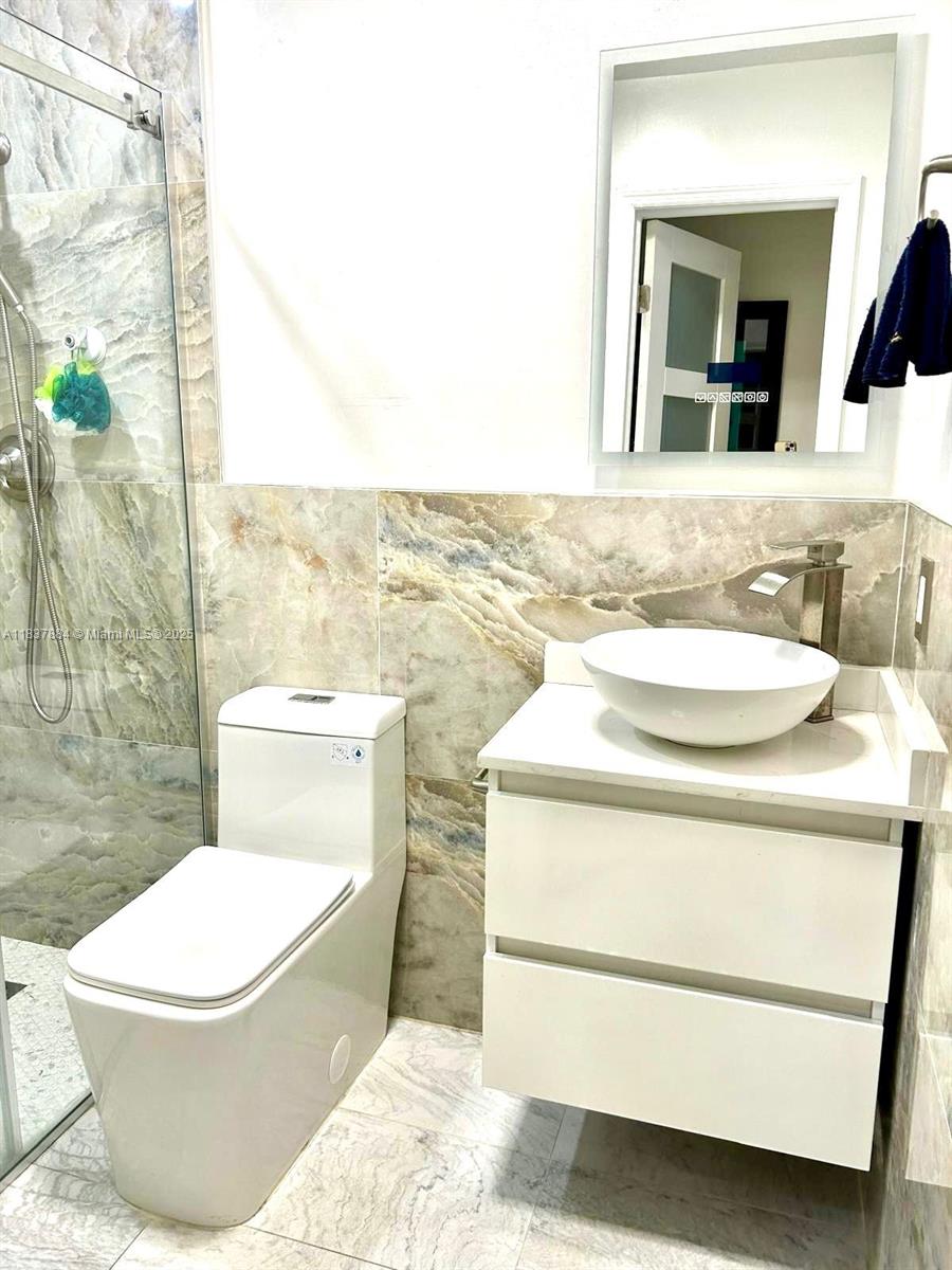 MAR-LEN GARDENS NO 10 COR - Residential