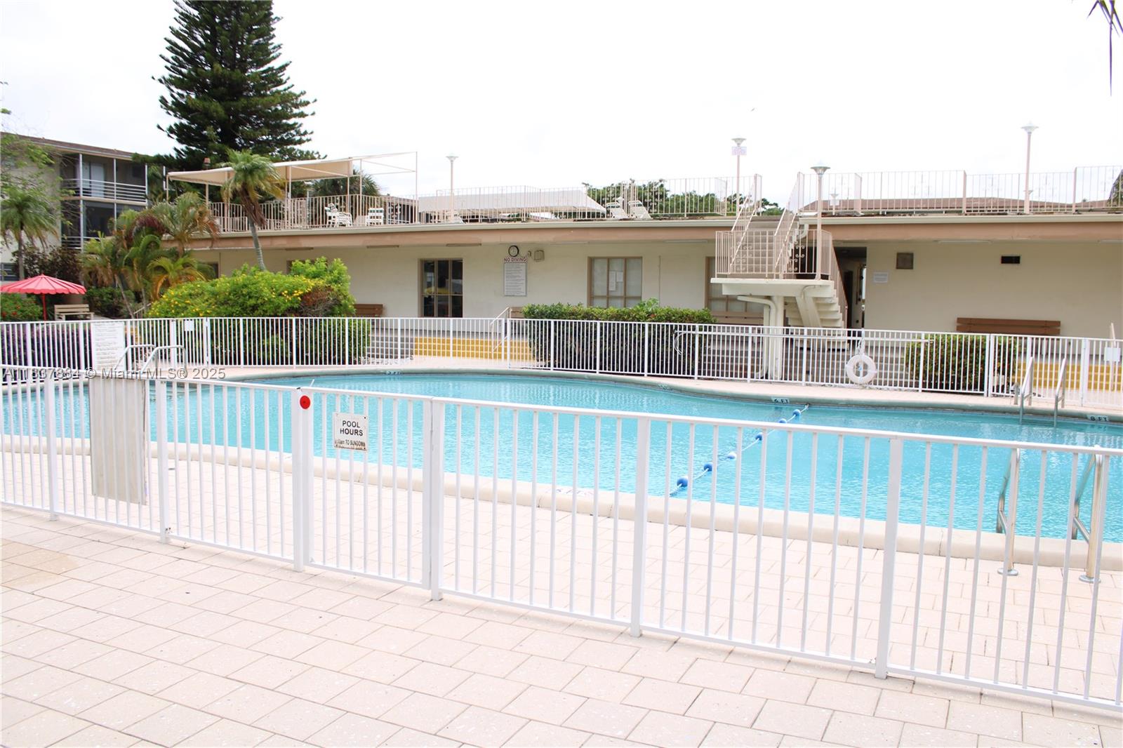 MAR-LEN GARDENS NO 10 COR - Residential