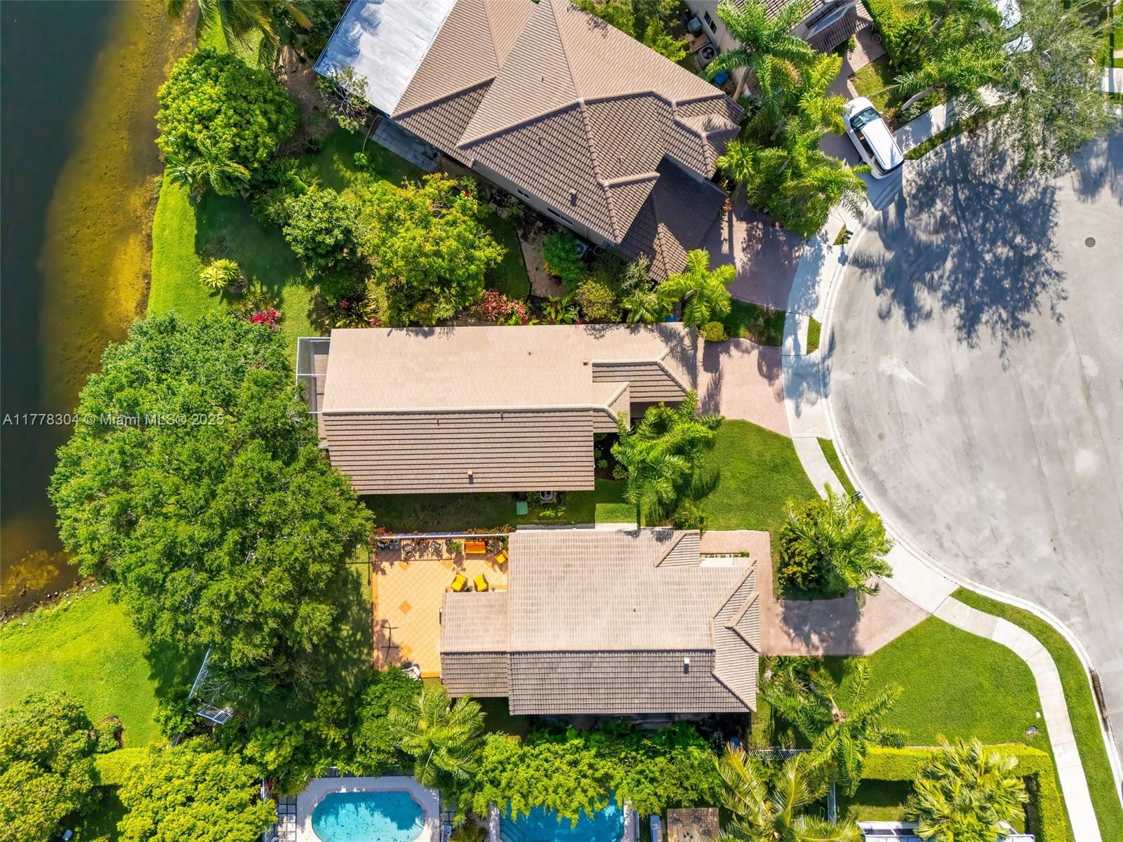 SAPPHIRE SHORES-SAPPHIRE - Residential