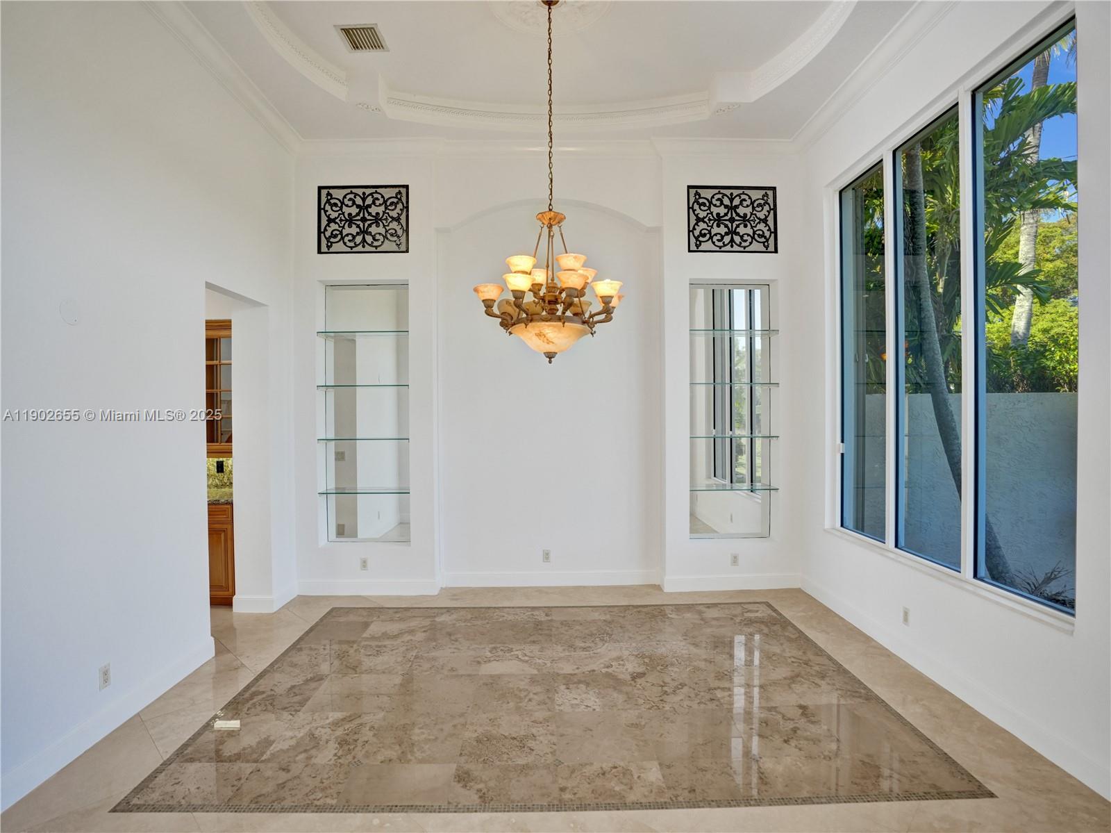 BRISTOL POINTE - Residential