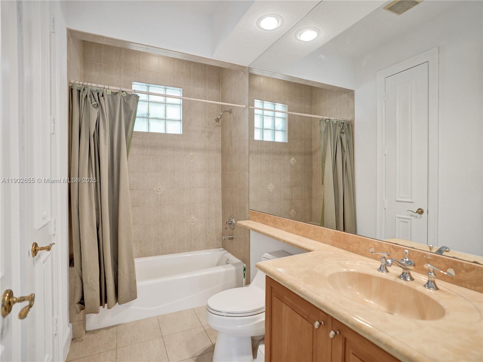 BRISTOL POINTE - Residential