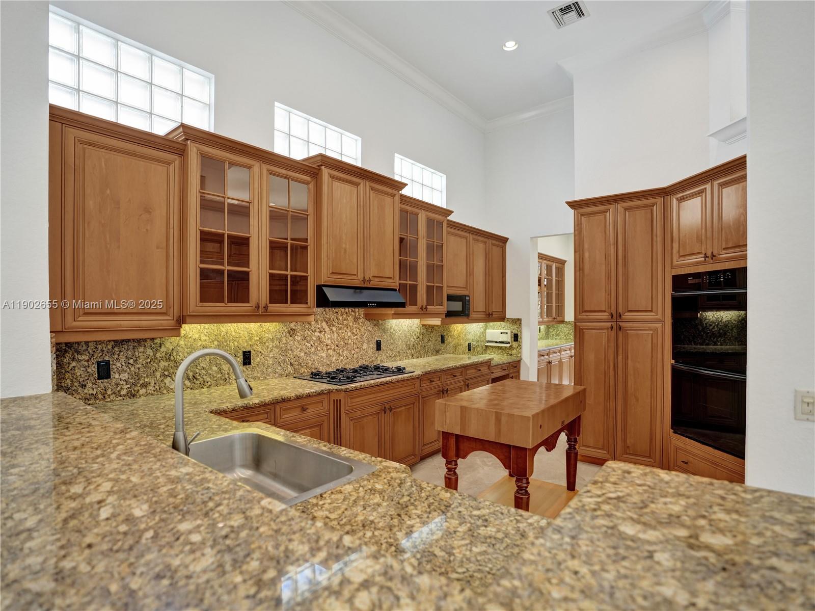 BRISTOL POINTE - Residential