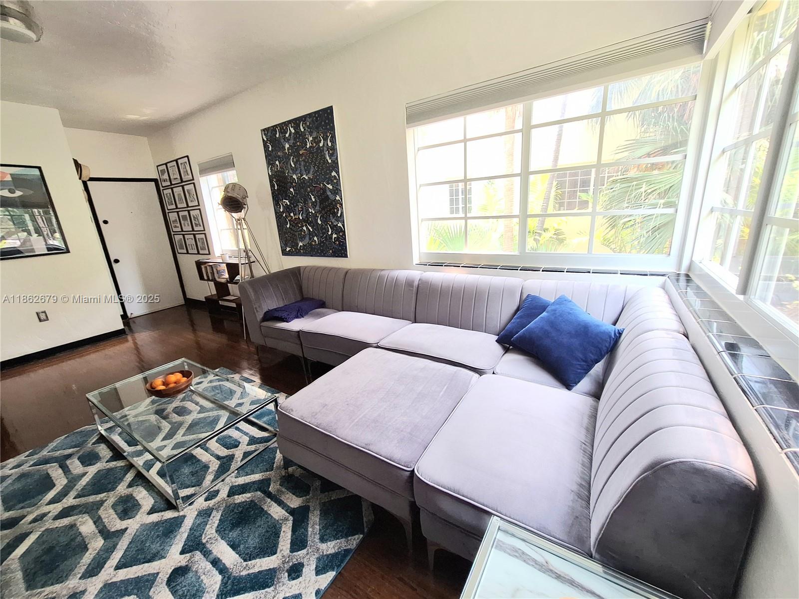 PARK VIEW HOUSE CONDOMINI - Residential Lease