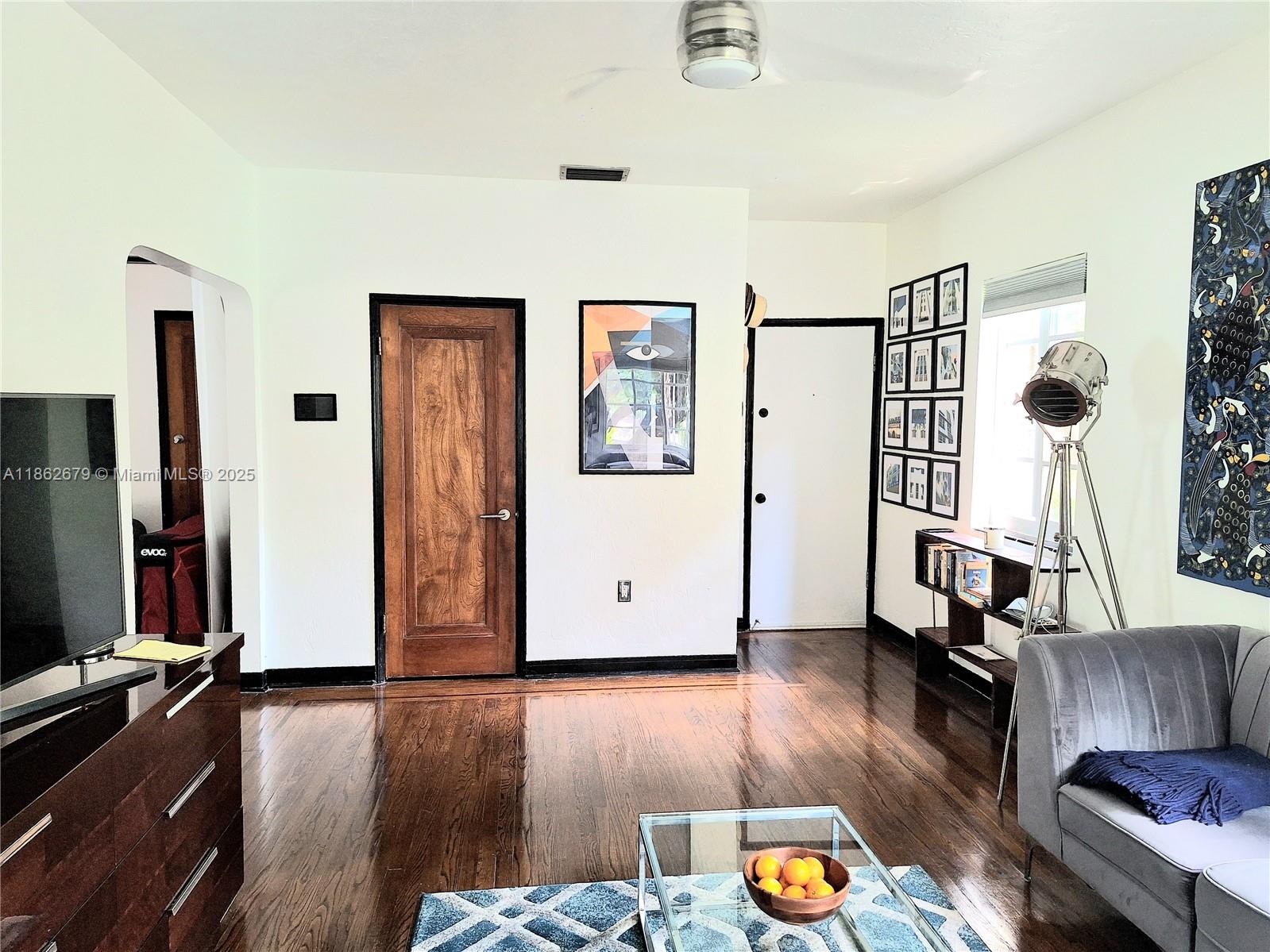 PARK VIEW HOUSE CONDOMINI - Residential Lease