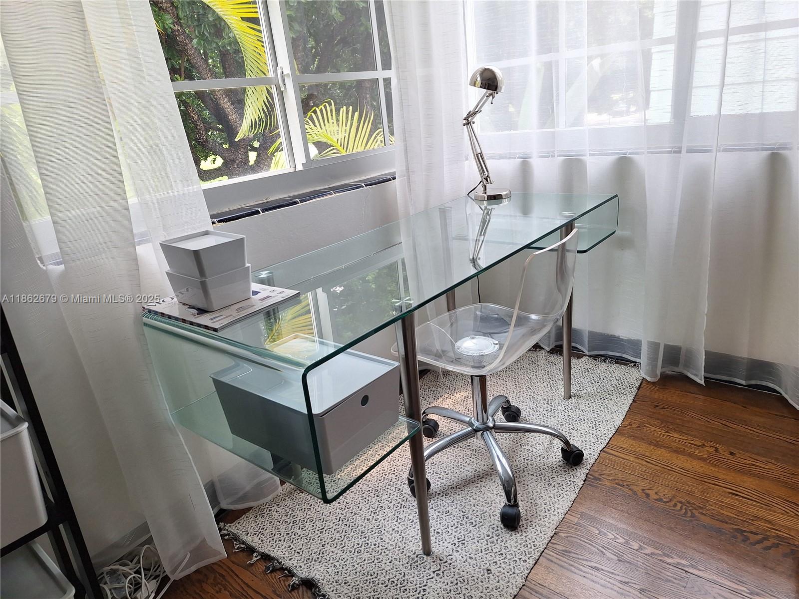 PARK VIEW HOUSE CONDOMINI - Residential Lease