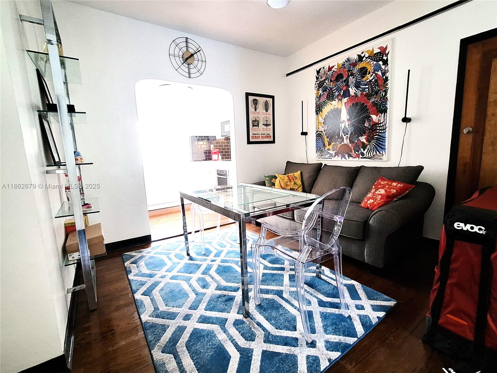 PARK VIEW HOUSE CONDOMINI - Residential Lease