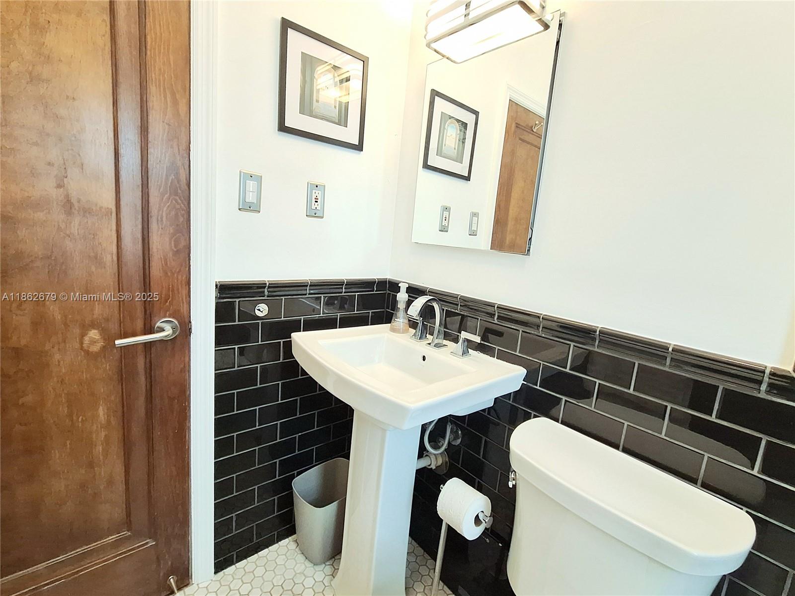 PARK VIEW HOUSE CONDOMINI - Residential Lease