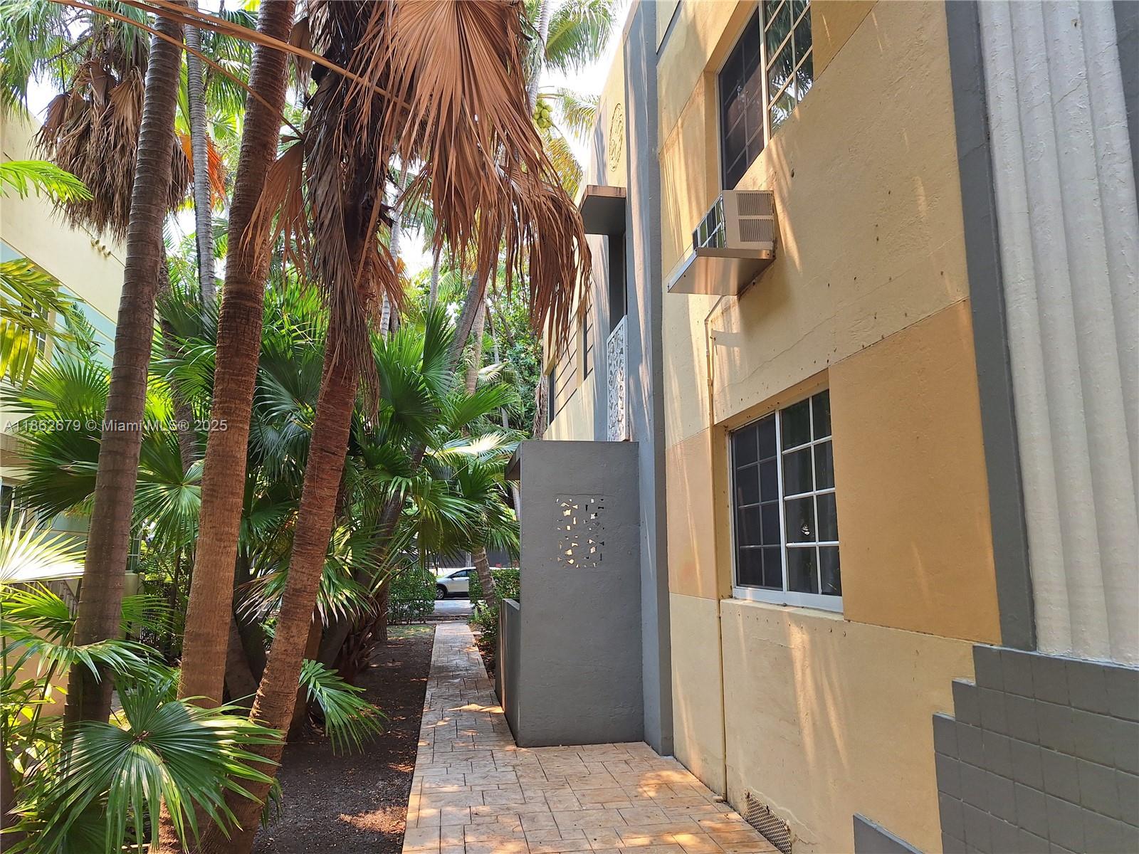 PARK VIEW HOUSE CONDOMINI - Residential Lease