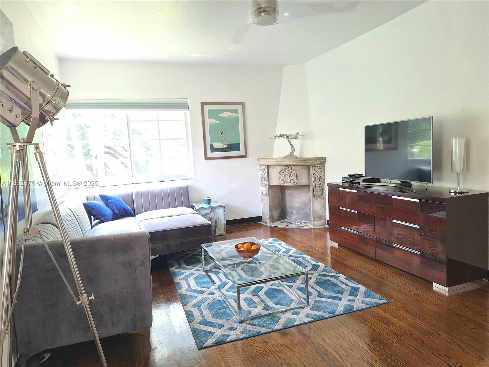 PARK VIEW HOUSE CONDOMINI - Residential Lease