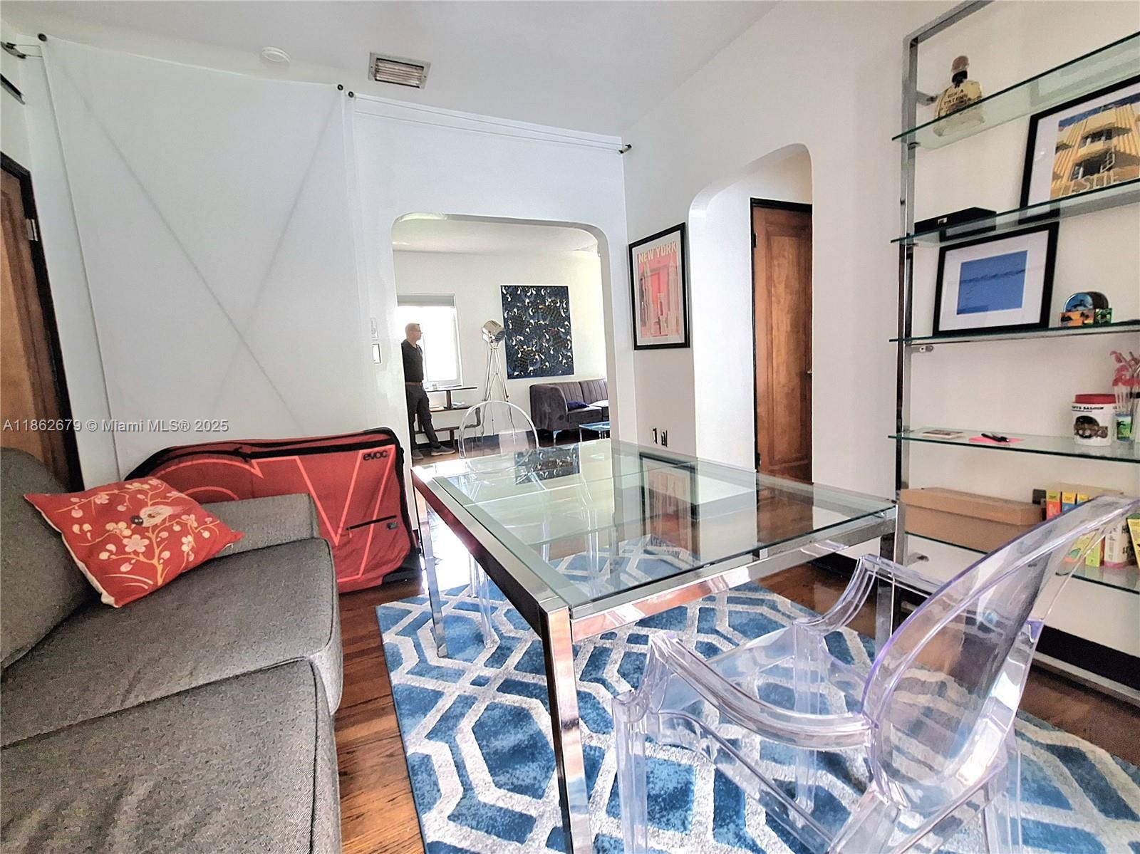 PARK VIEW HOUSE CONDOMINI - Residential Lease