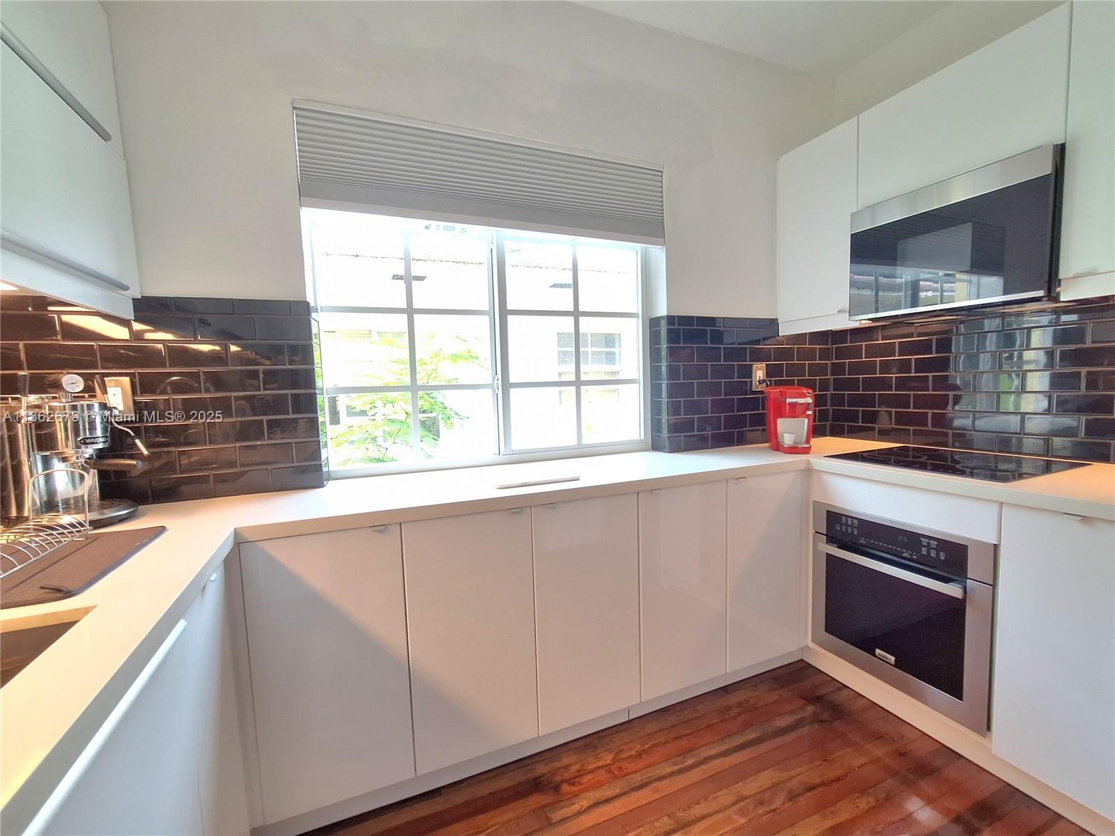 PARK VIEW HOUSE CONDOMINI - Residential Lease