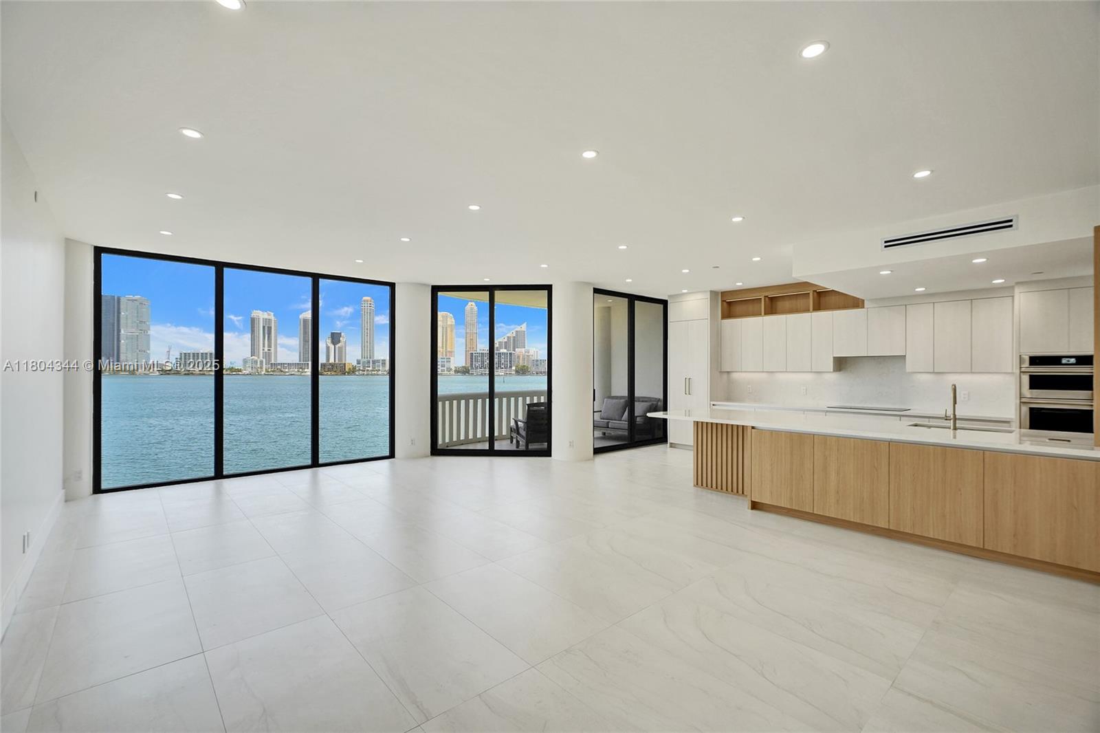 Property for Sale at 3000 Island Blvd Th-5, Aventura, Miami-Dade County, Florida - Bedrooms: 3 
Bathrooms: 4  - $1,899,000