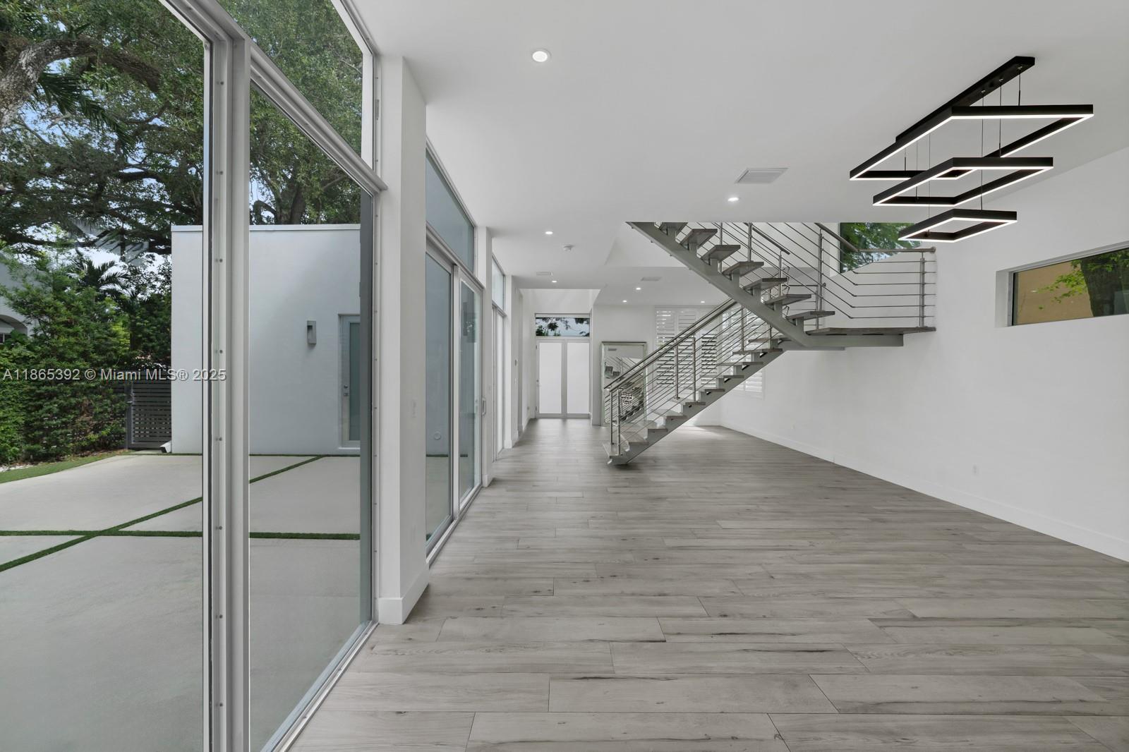 CORAL WAY HGTS - Residential