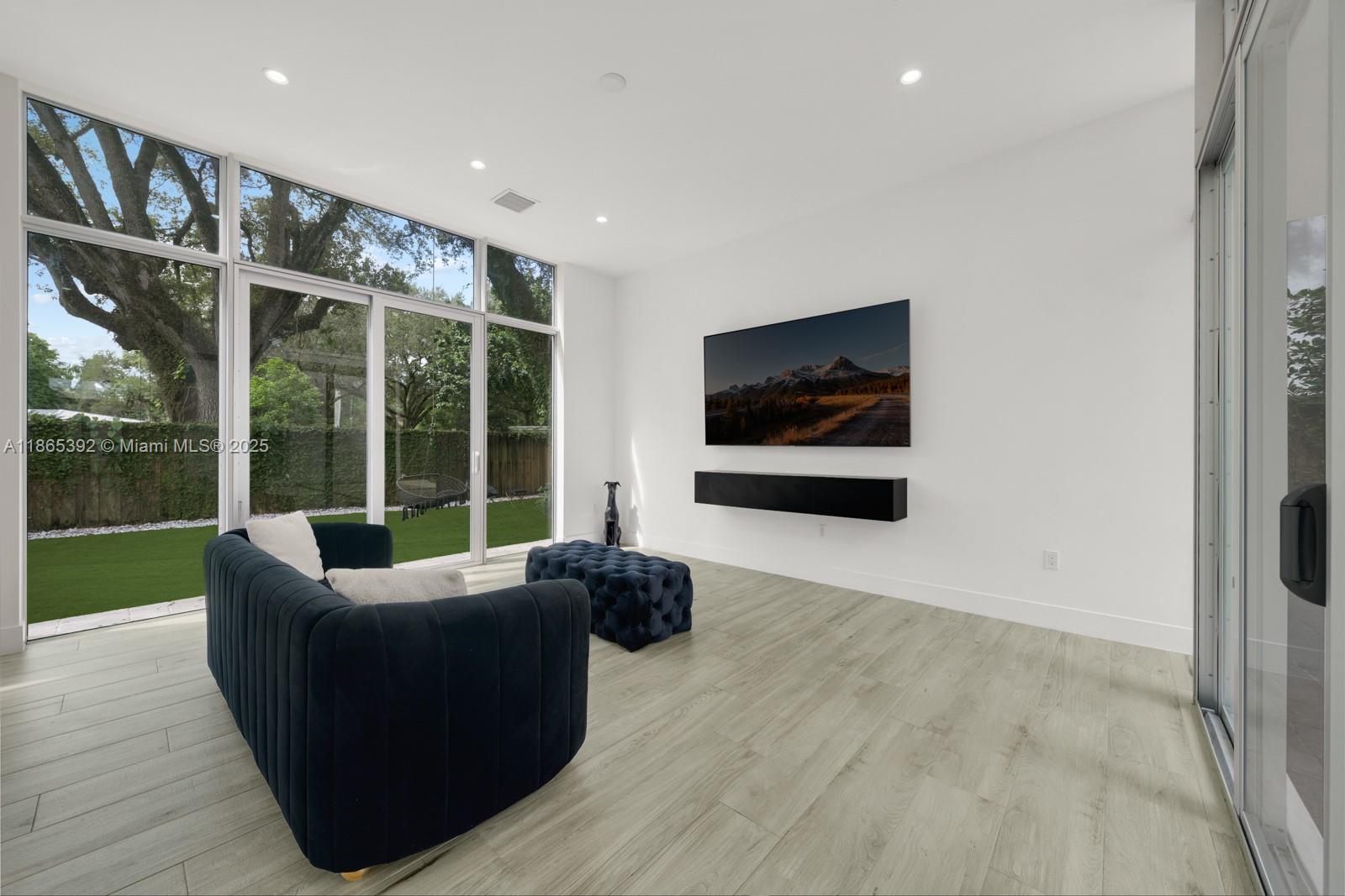 CORAL WAY HGTS - Residential