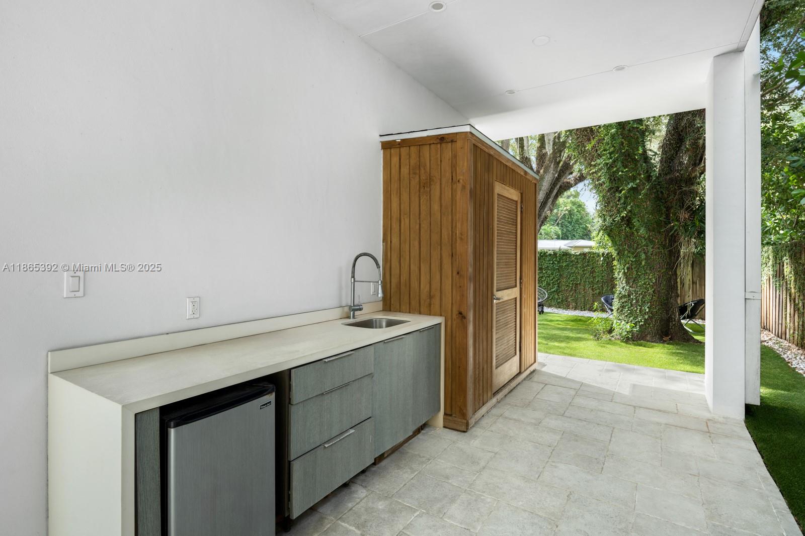 CORAL WAY HGTS - Residential