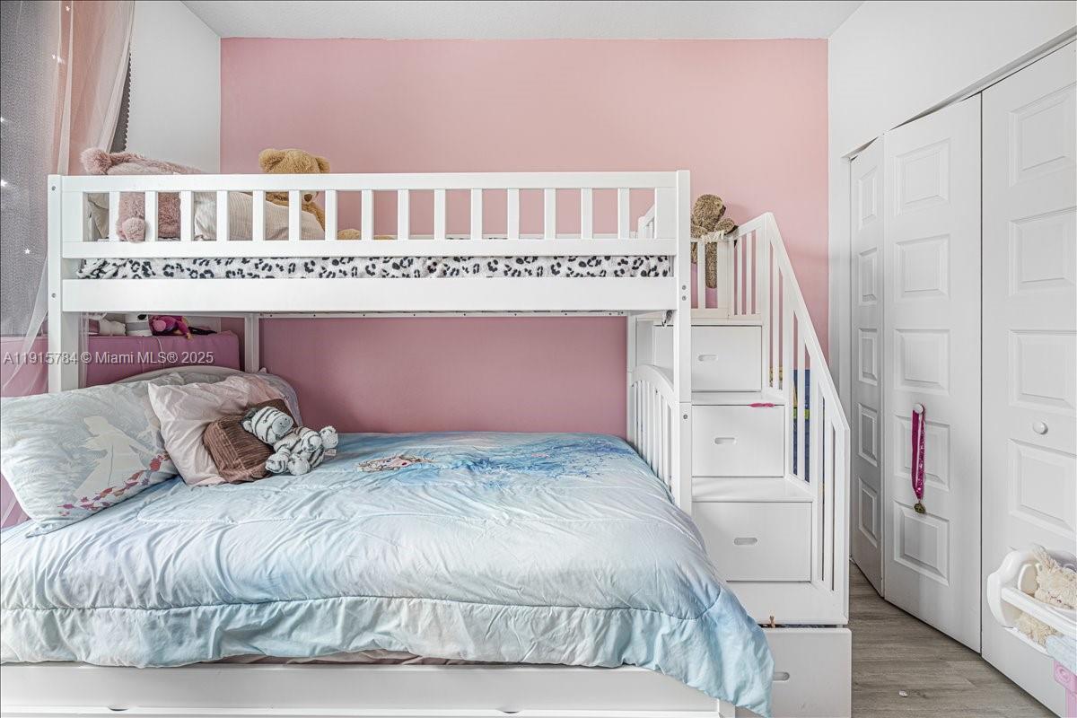 DOWNTOWN DORAL SOUTH PHAS - Residential