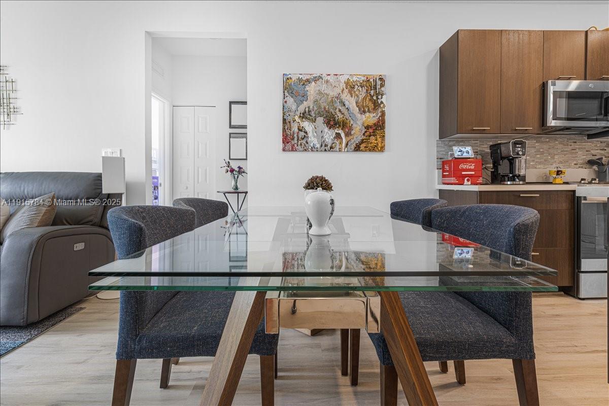 DOWNTOWN DORAL SOUTH PHAS - Residential