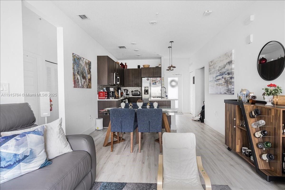 DOWNTOWN DORAL SOUTH PHAS - Residential