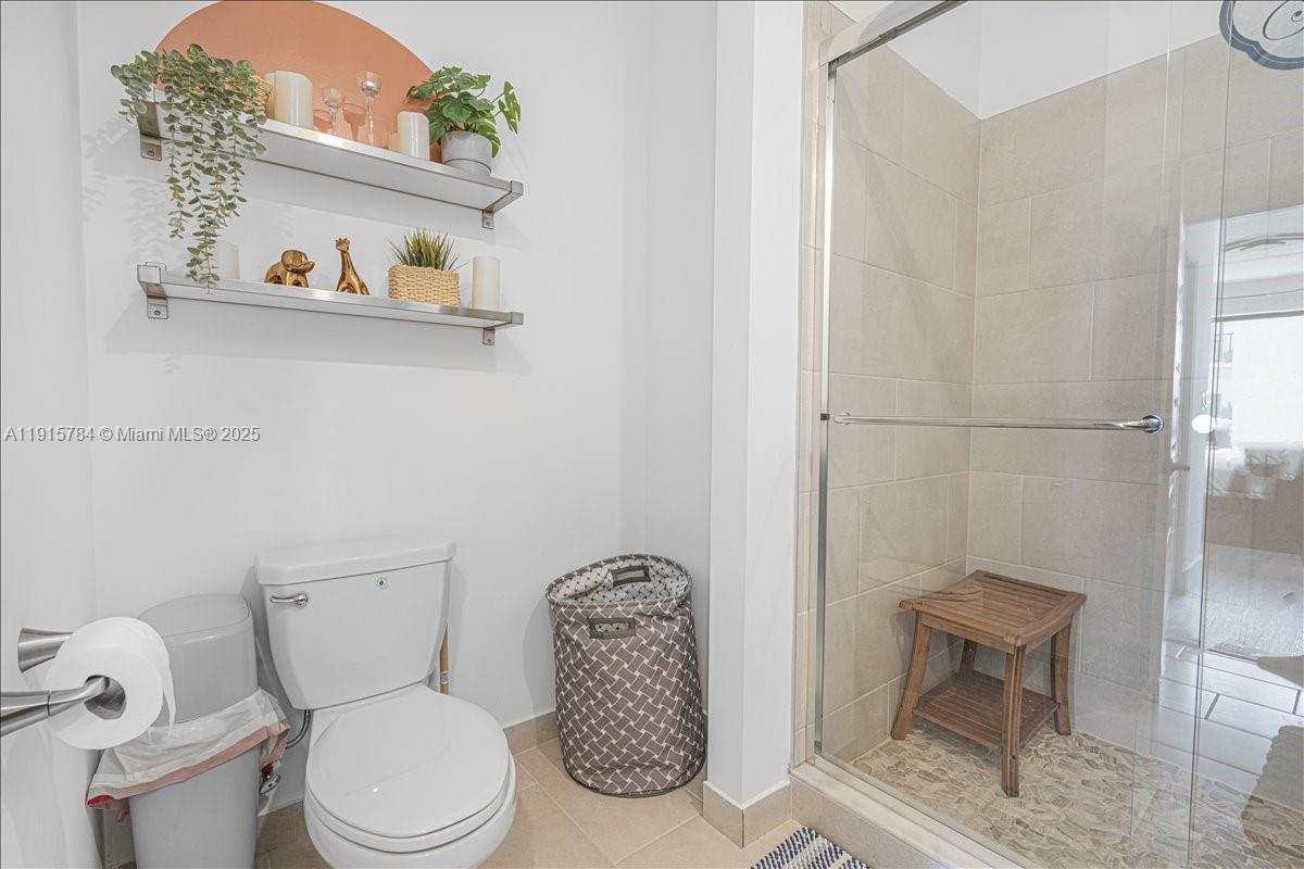 DOWNTOWN DORAL SOUTH PHAS - Residential