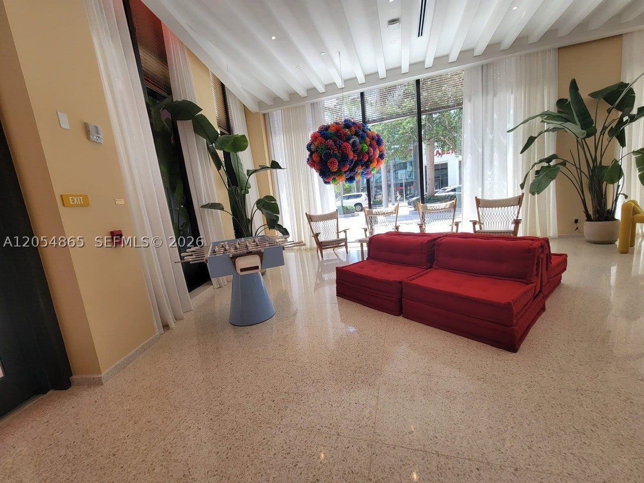 90 NE 32 ST 609