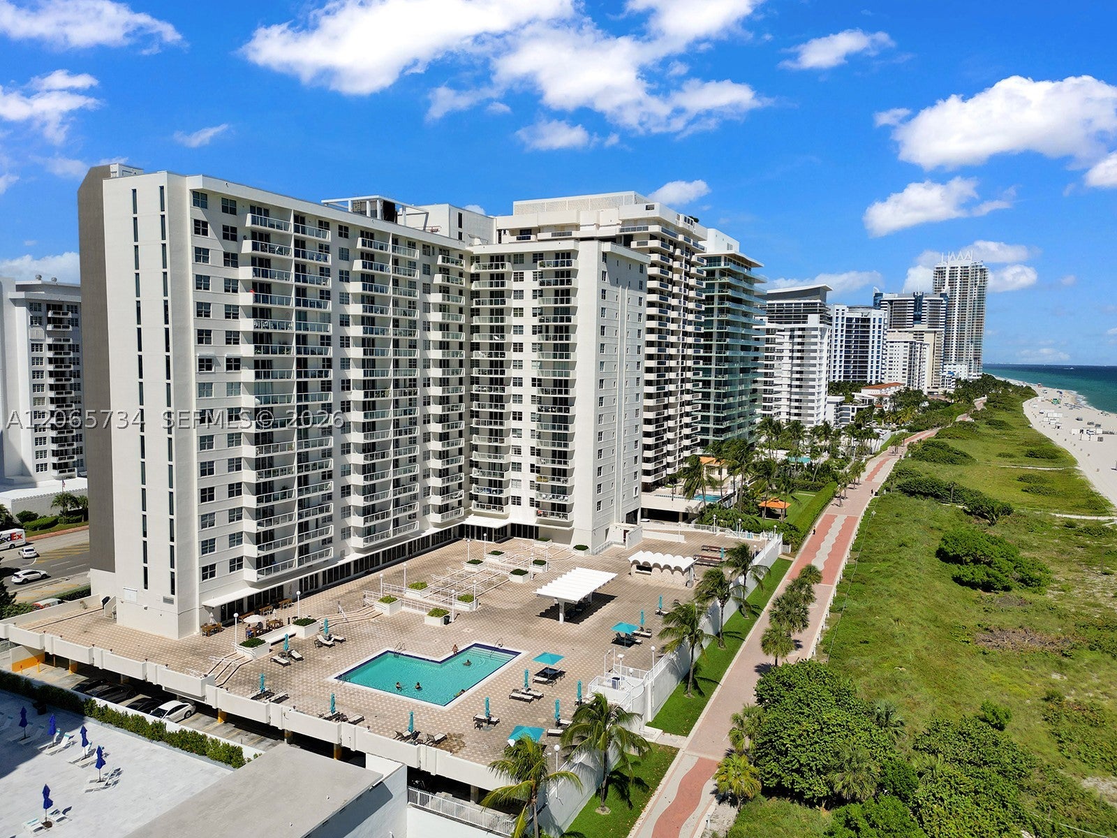 5701 Collins Ave 319