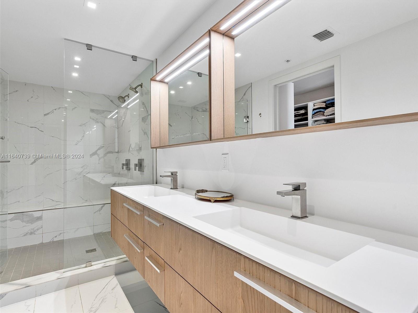 BAY HARBOR ISLANDS - Residential